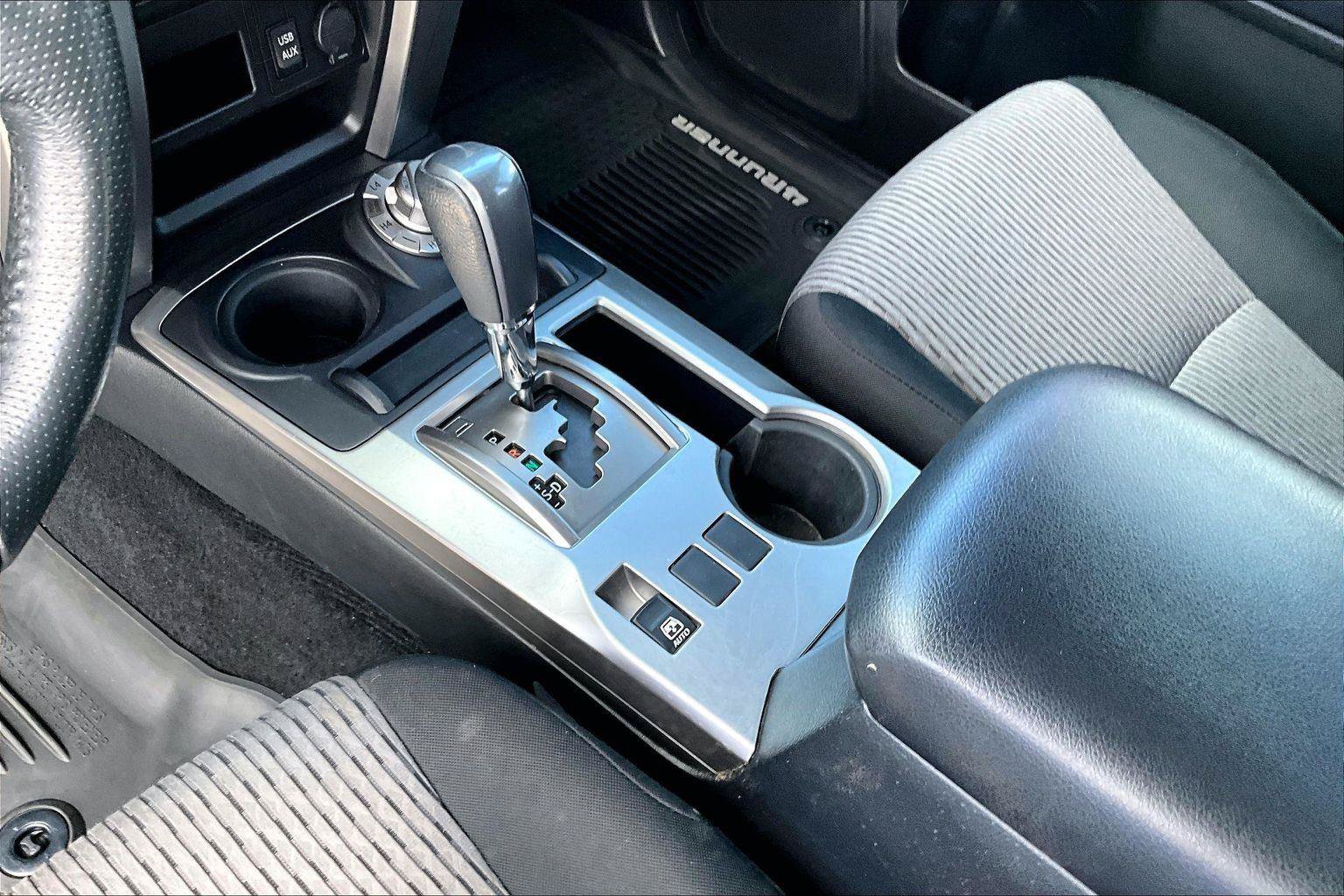 Used 2018 Toyota 4Runner SR5 AWD/4WD image 16