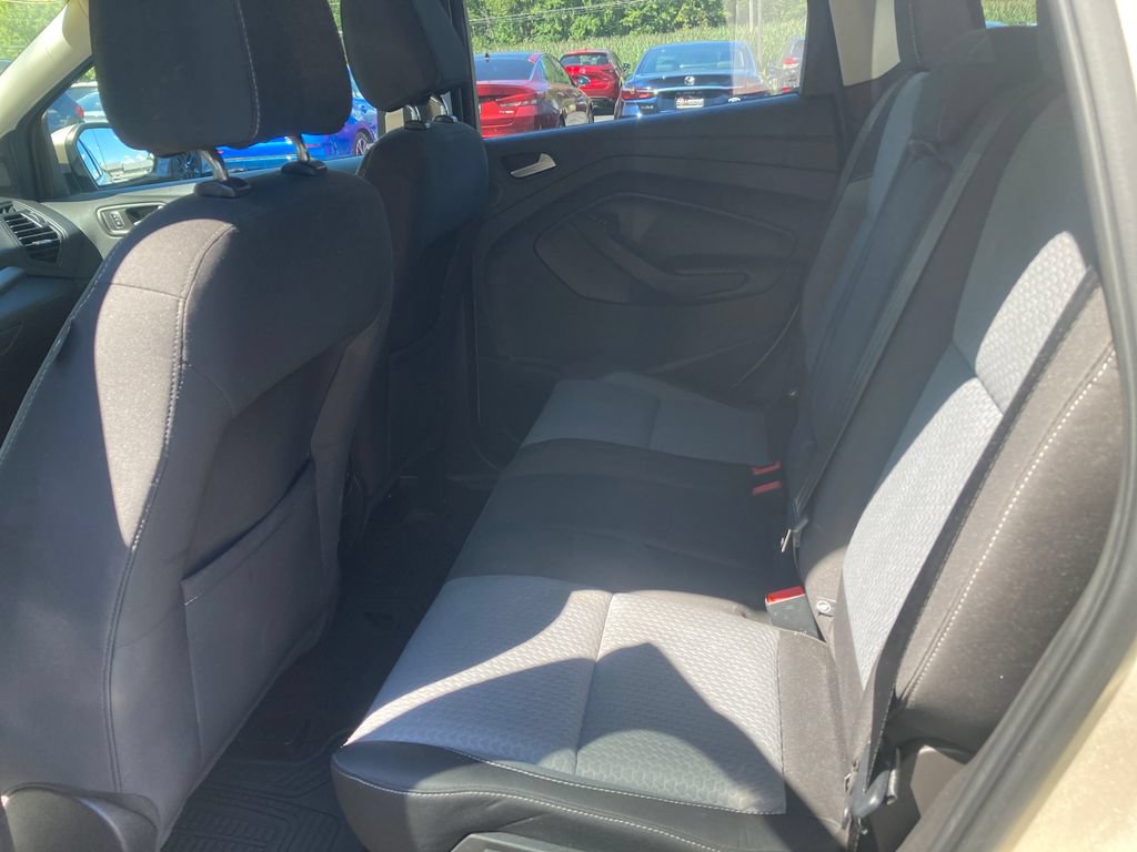 Used 2017 Ford Escape SE w/ Equipment Group 201A AWD/4WD image 32