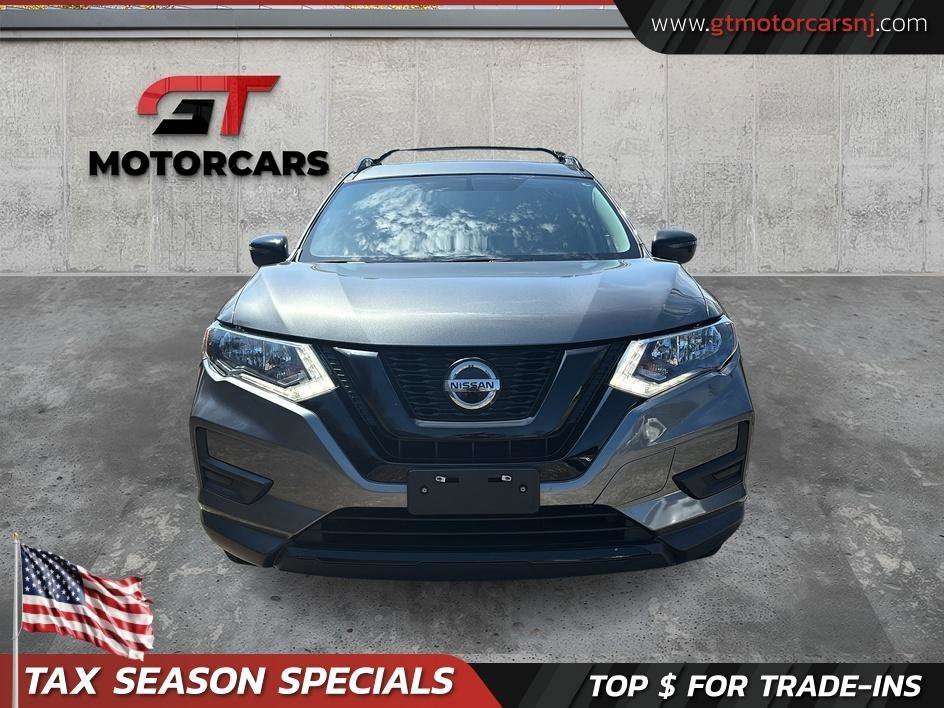 Used 2018 Nissan Rogue SV image 2