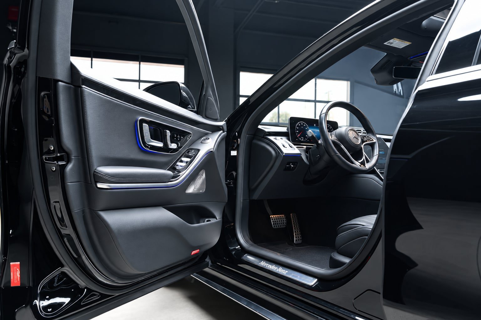 Used 2022 Mercedes-Benz S 500 4MATIC w/ AMG Line Package image 24