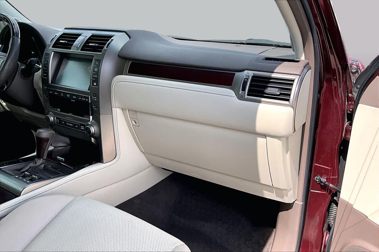 Used 2019 Lexus GX 460 Premium w/ Premium Package AWD/4WD image 17