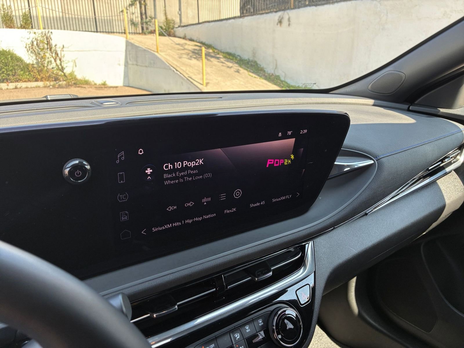 Used 2025 Buick Envista Sport Touring image 20