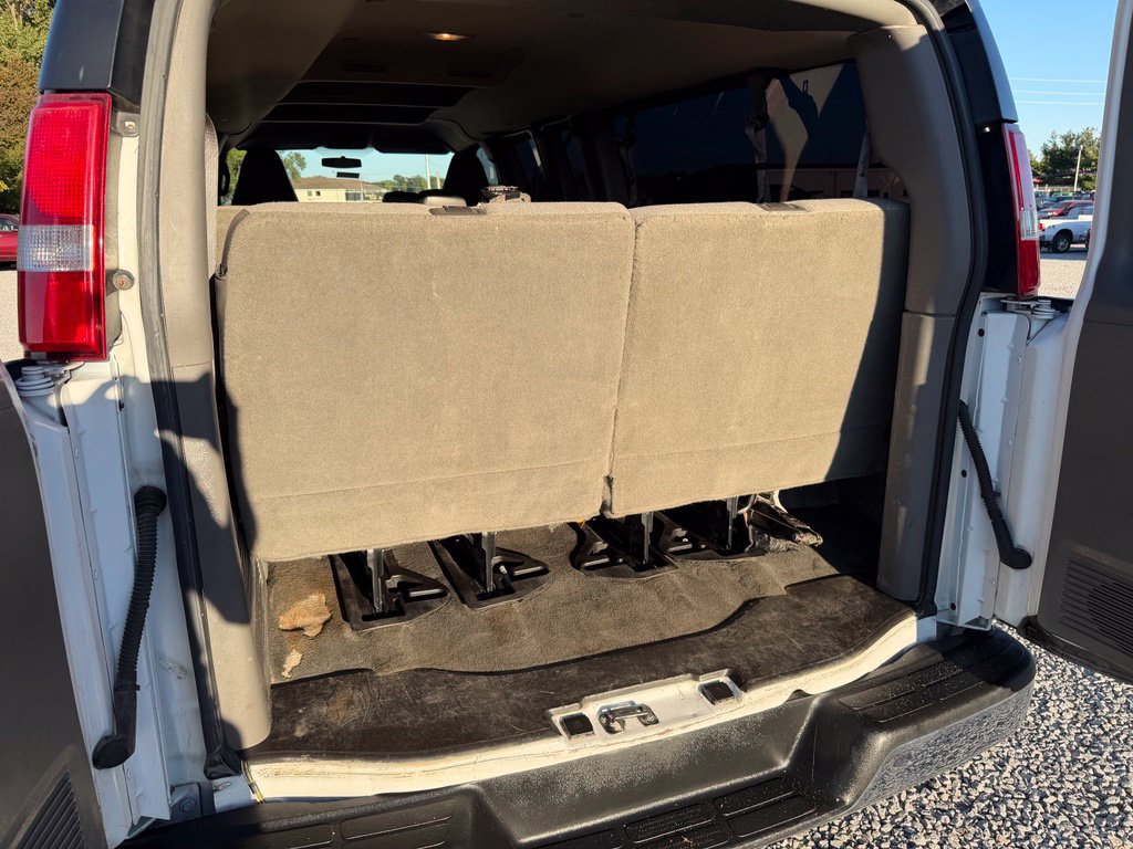 Used 2017 Chevrolet Express 3500 LT w/ LT Preferred Equipment Group RWD image 30