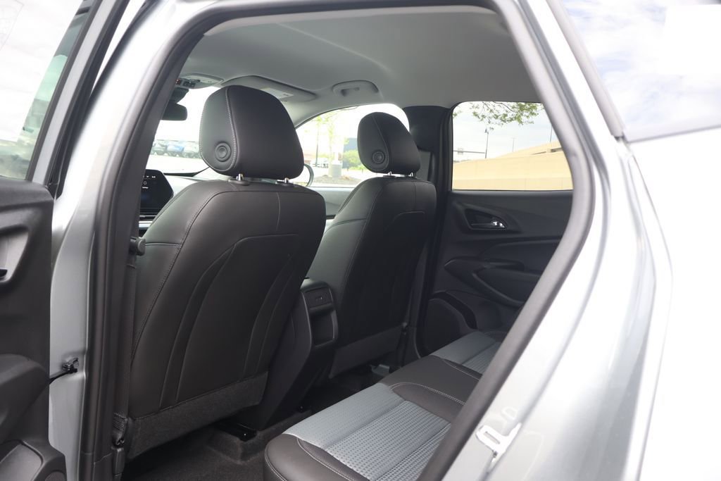 New 2026 Chevrolet Trax LT w/ Driver Confidence Package FWD image 36