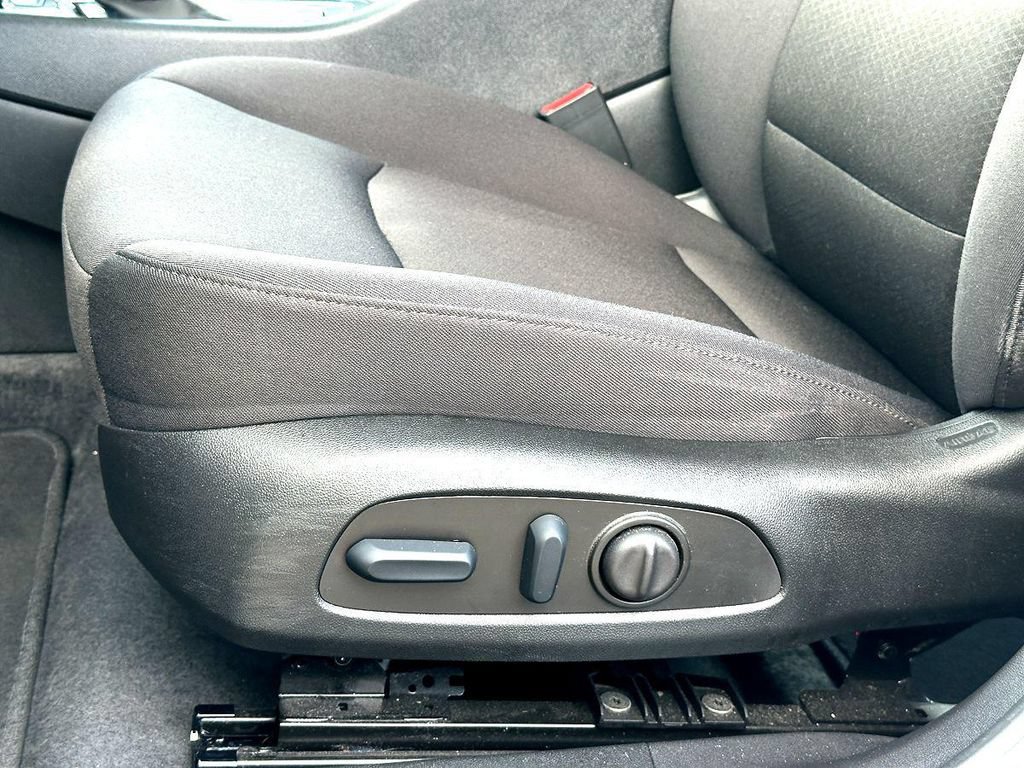 Used 2023 Chevrolet Malibu RS FWD image 14