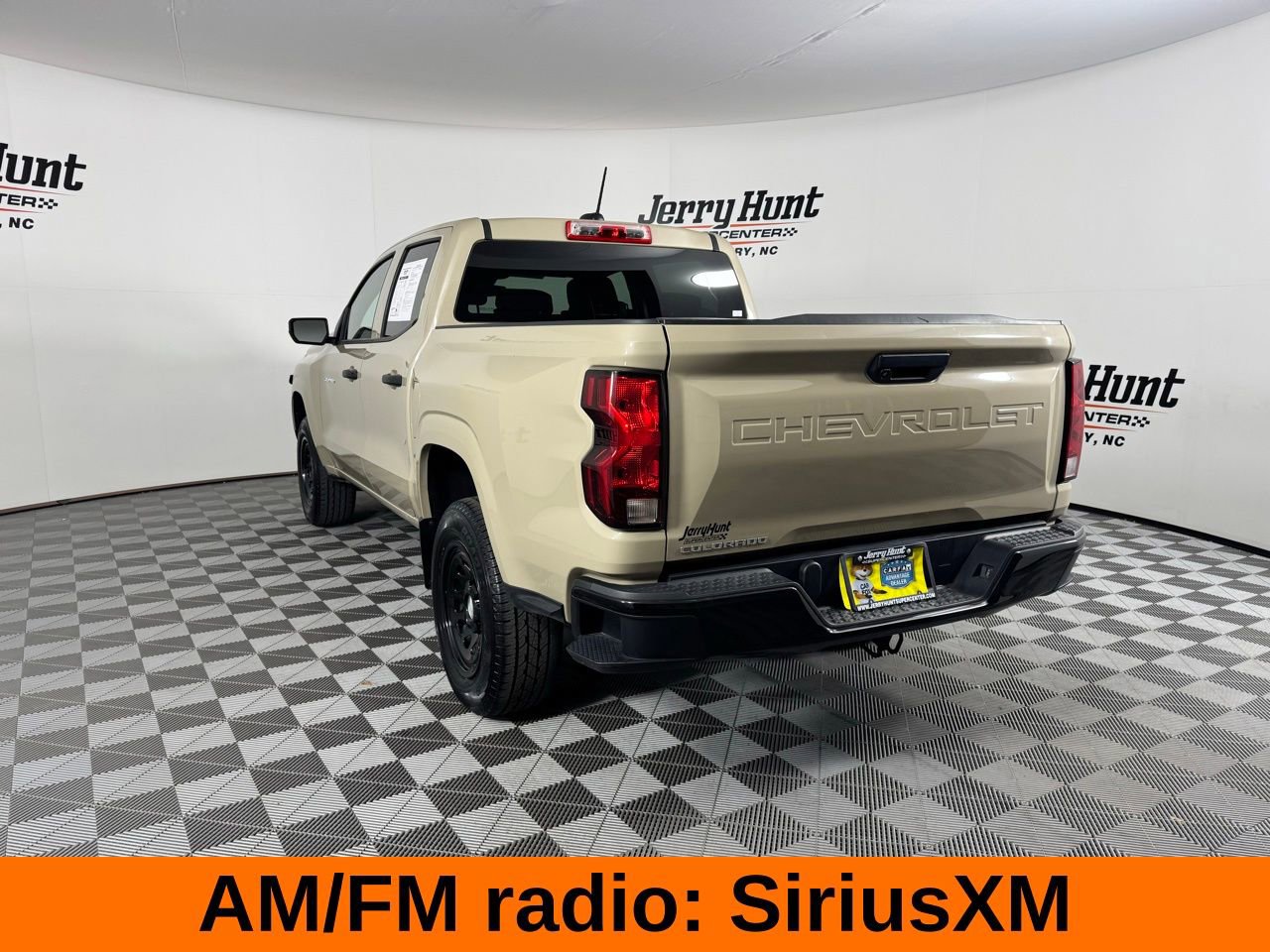 Used 2024 Chevrolet Colorado W/T image 9