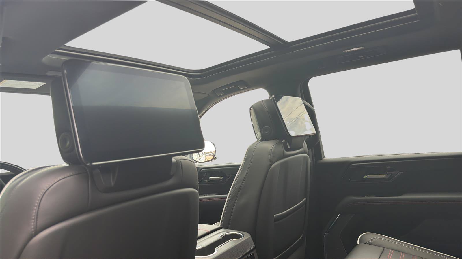New 2026 GMC Yukon XL AT4 Ultimate w/ LPO, Floor Liner Package AWD/4WD image 20