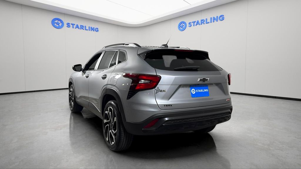 Used 2024 Chevrolet Trax RS w/ Sunroof Package image 6