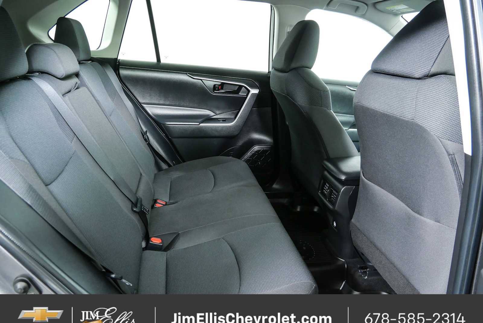 Used 2022 Toyota RAV4 LE FWD image 19