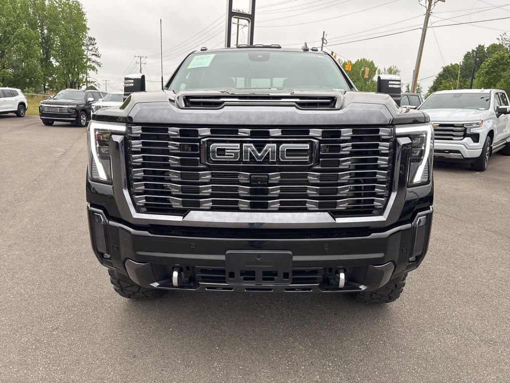 Used 2024 GMC Sierra 3500 Denali Ultimate AWD/4WD image 8