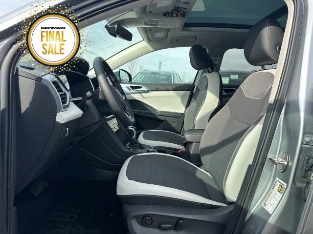 New 2025 Volkswagen Taos SE image 18