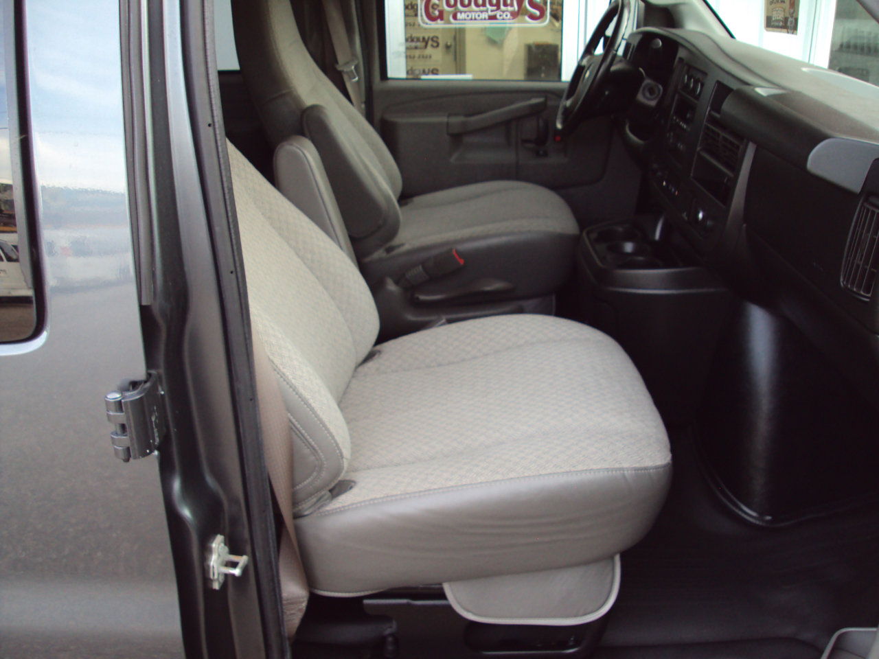 Used 2017 Chevrolet Express 2500 LS image 14