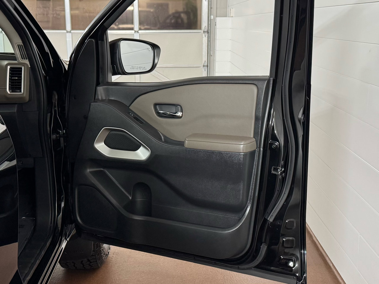 Used 2022 Nissan Frontier SV w/ Technology Package image 37