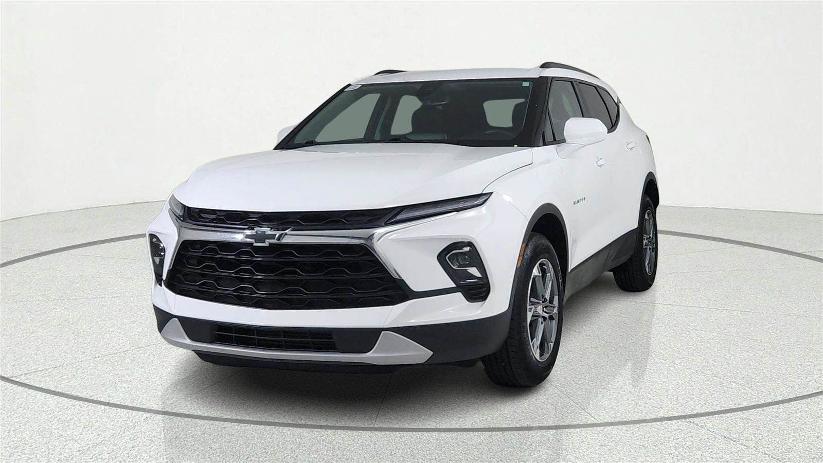 Used 2024 Chevrolet Blazer LT w/ Convenience Package image 2