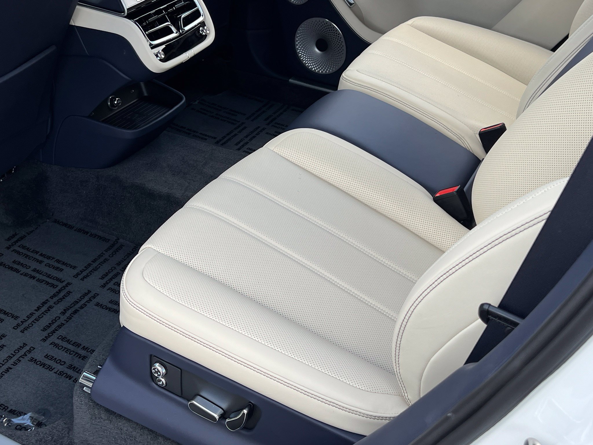 New 2026 Bentley Bentayga Extended Wheelbase AWD/4WD image 21