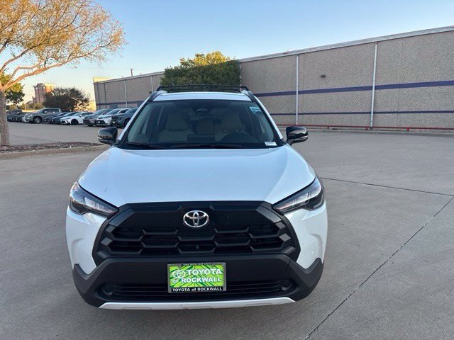 Used 2026 Toyota Corolla Cross LE FWD image 2