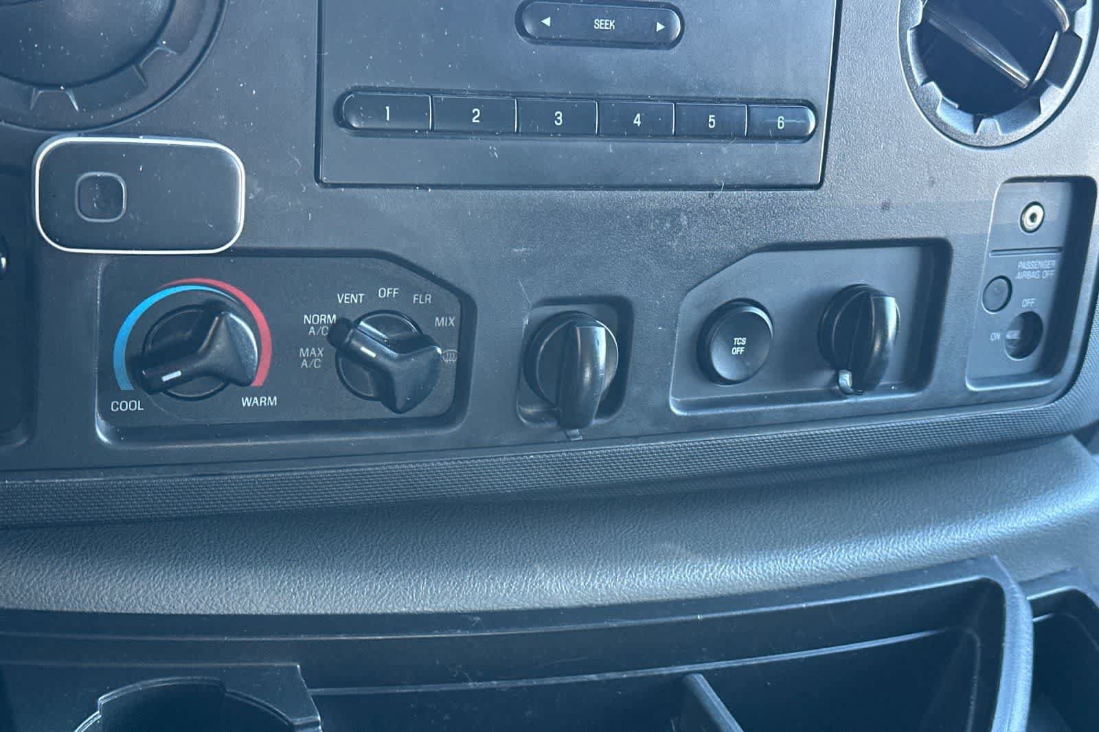 Used 2014 Ford E-250 and Econoline 250 w/ Power Group image 21