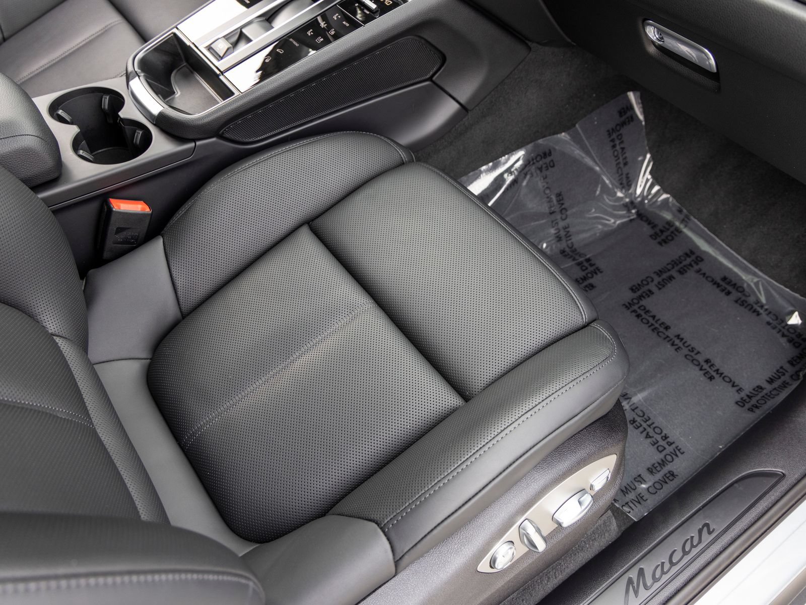 Used 2026 Porsche Macan AWD/4WD image 63