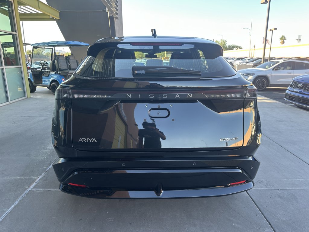 Used 2024 Nissan Ariya FWD image 12