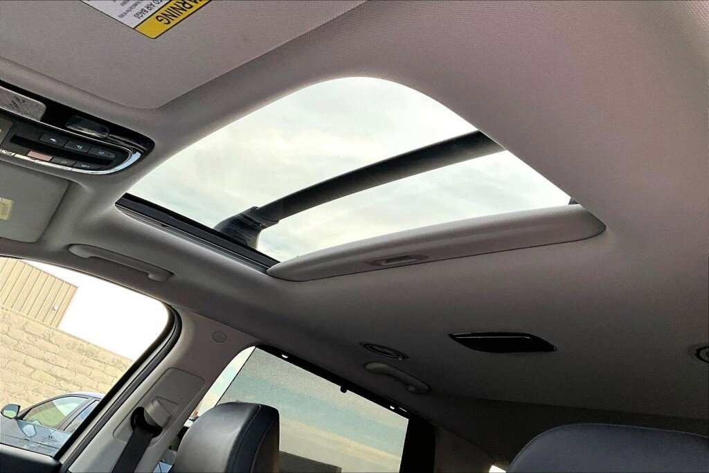 Certified 2025 Hyundai Palisade SEL image 12