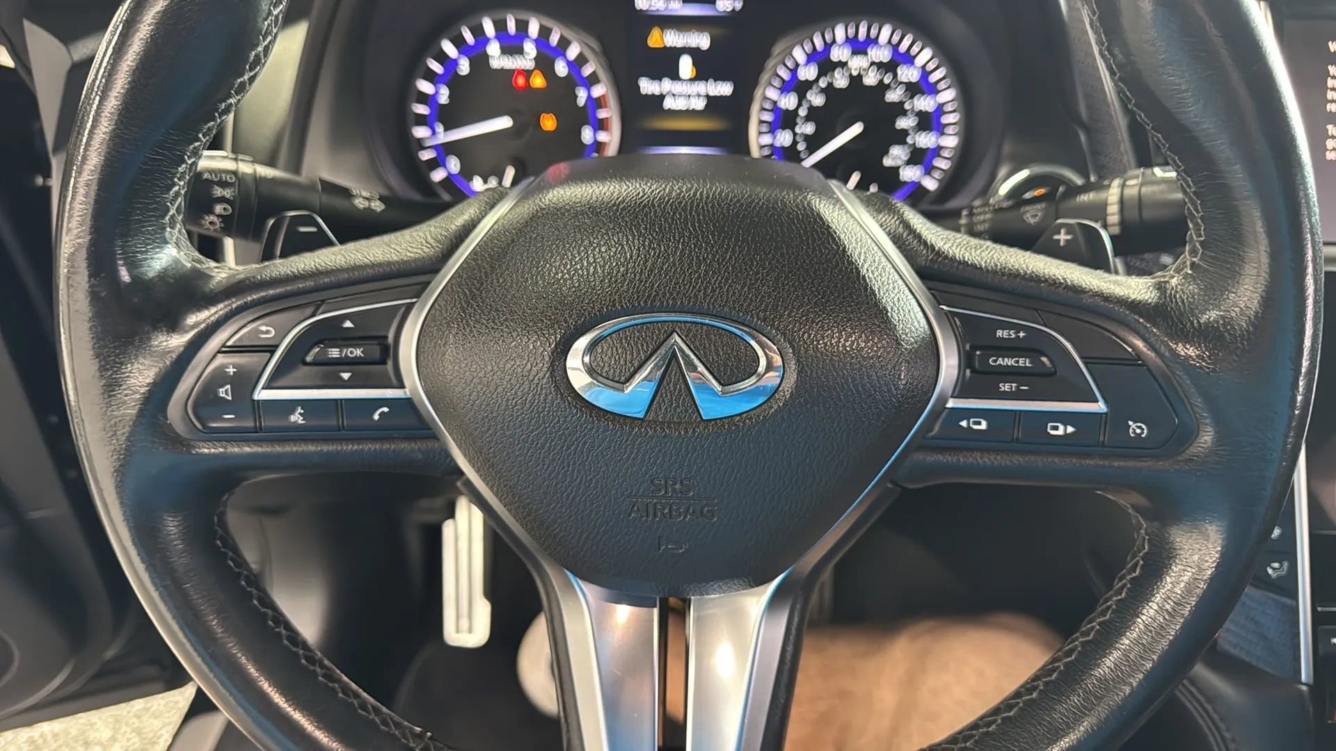 Used 2018 INFINITI Q60 3.0t Sport w/ Sensory Package 3.0T Sport AWD/4WD image 19