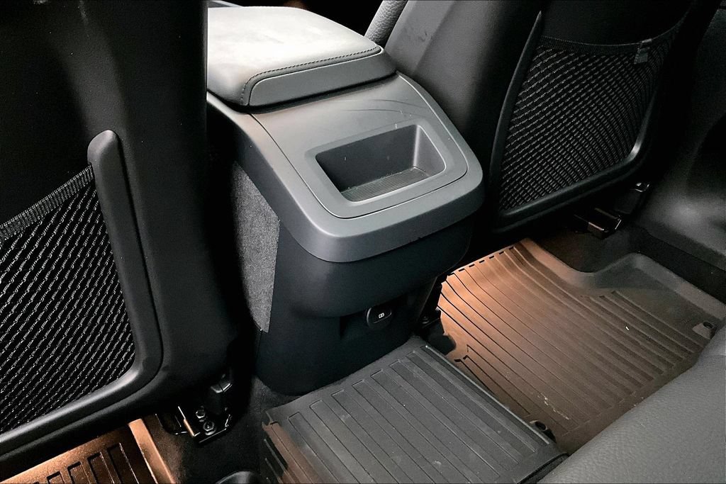 Certified 2023 Volvo XC60 B5 Plus AWD/4WD image 31