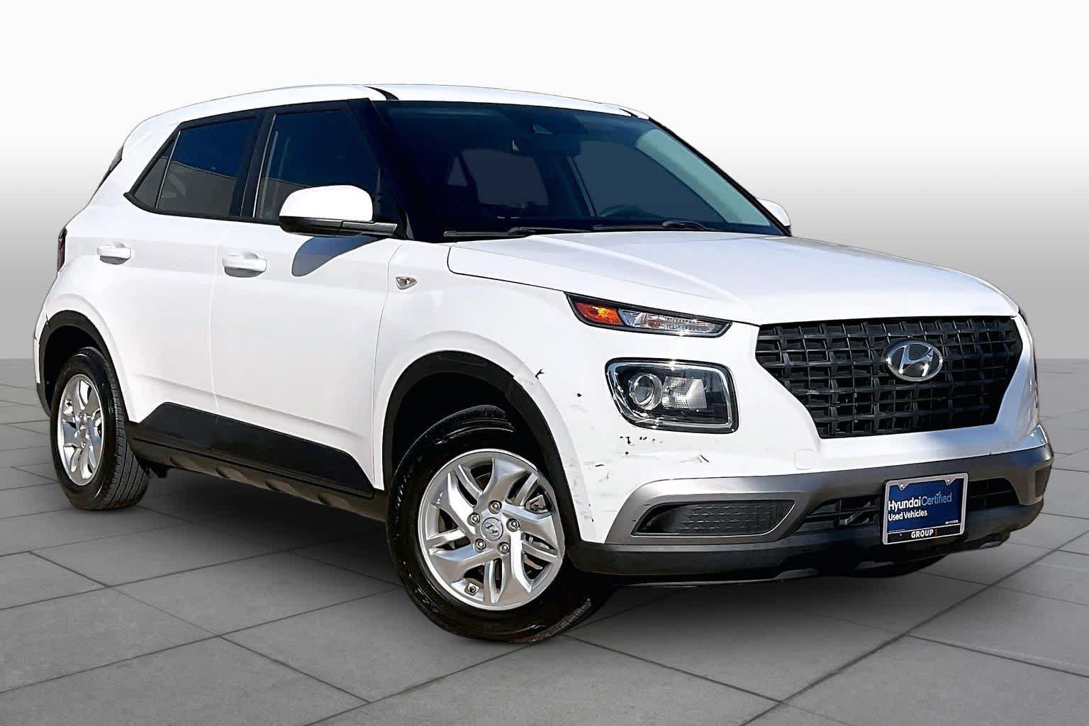 Used 2021 Hyundai Venue SE FWD image 3