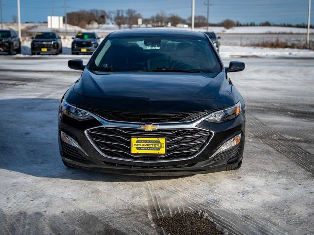 Used 2025 Chevrolet Malibu LT image 2