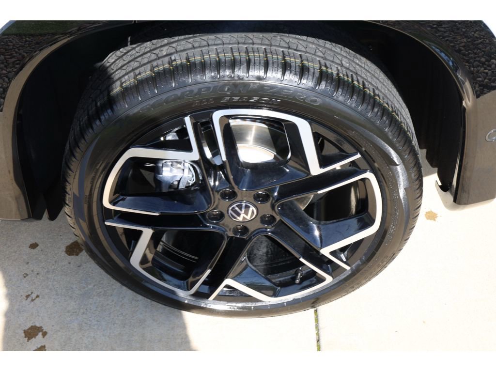 New 2026 Volkswagen Tiguan SEL R-Line image 22