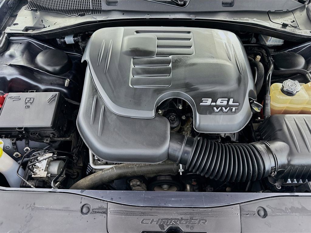 Used 2018 Dodge Charger SXT Plus w/ Blacktop Package image 30