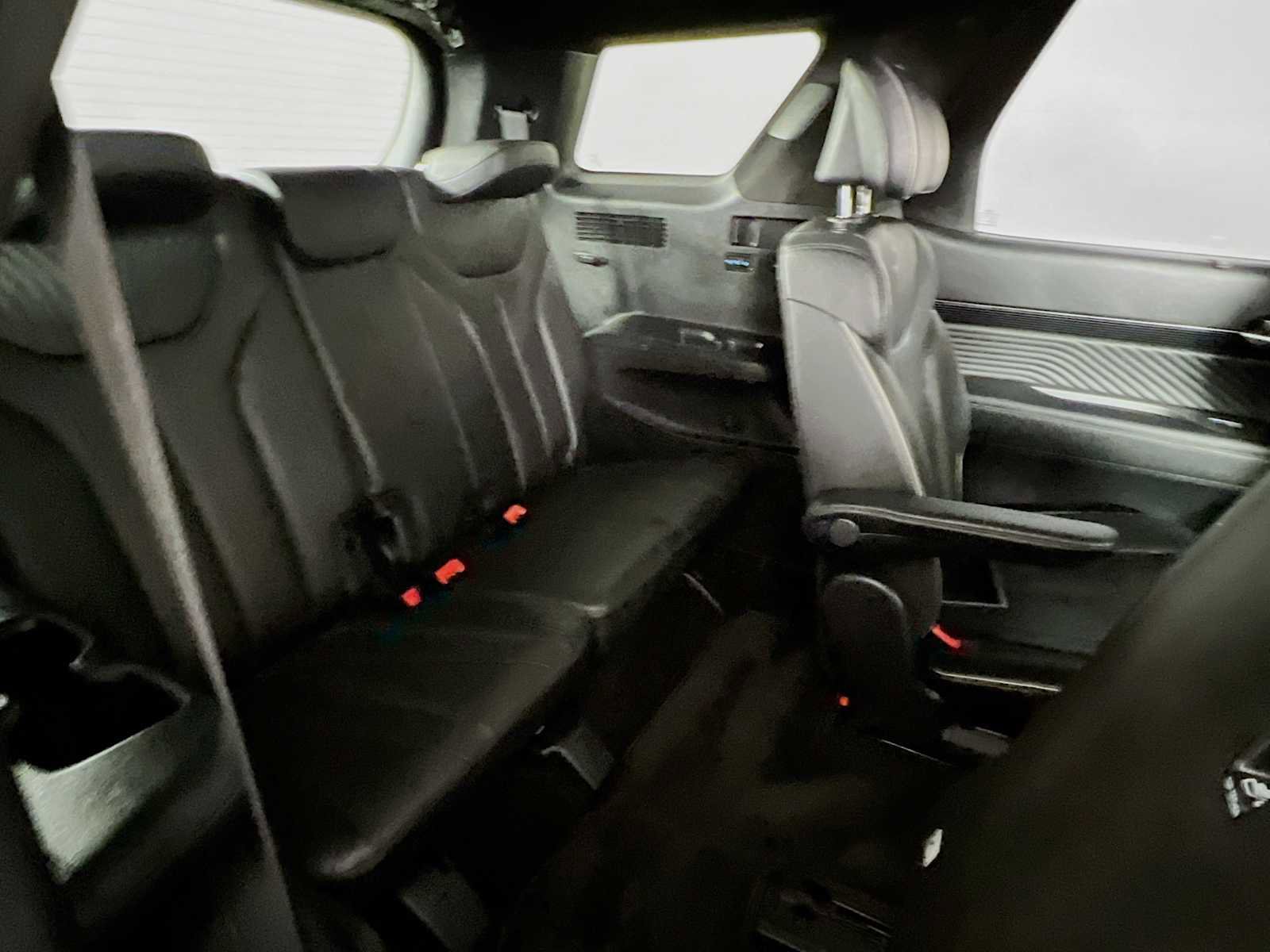 Used 2023 Hyundai Palisade Calligraphy image 27