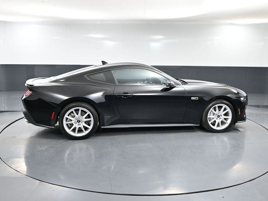 Used 2024 Ford Mustang GT Premium image 4