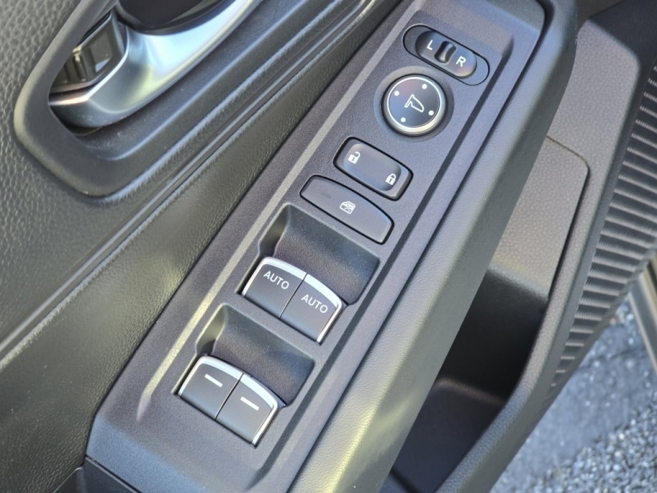 Certified 2025 Honda Accord LX image 25