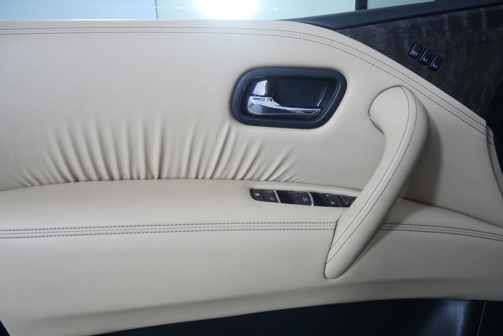 Used 2021 Nissan Armada Platinum w/ Captain's Chairs Package RWD image 8
