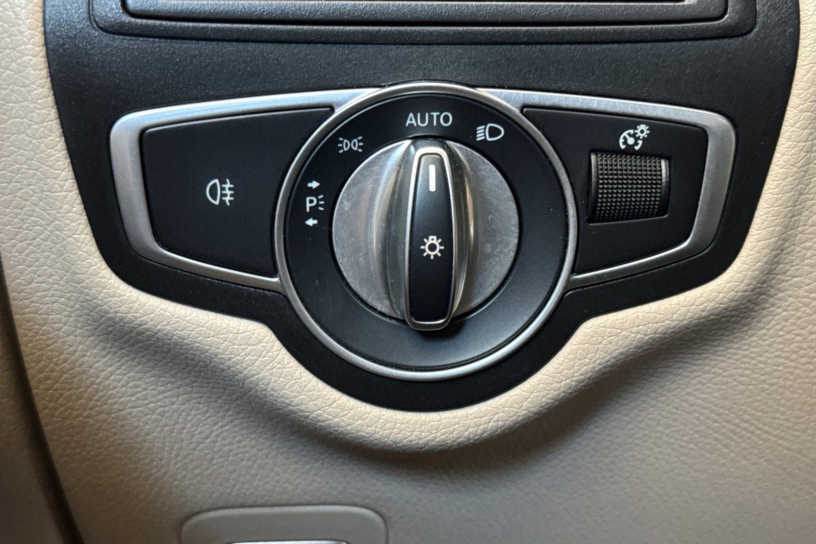 Used 2022 Mercedes-Benz GLC 300 4MATIC image 30