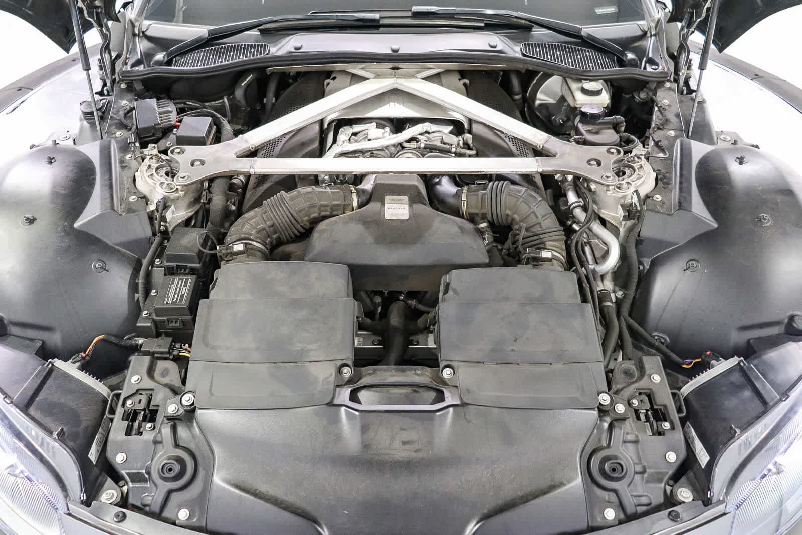 Used 2020 Aston Martin V8 Vantage Coupe RWD image 24