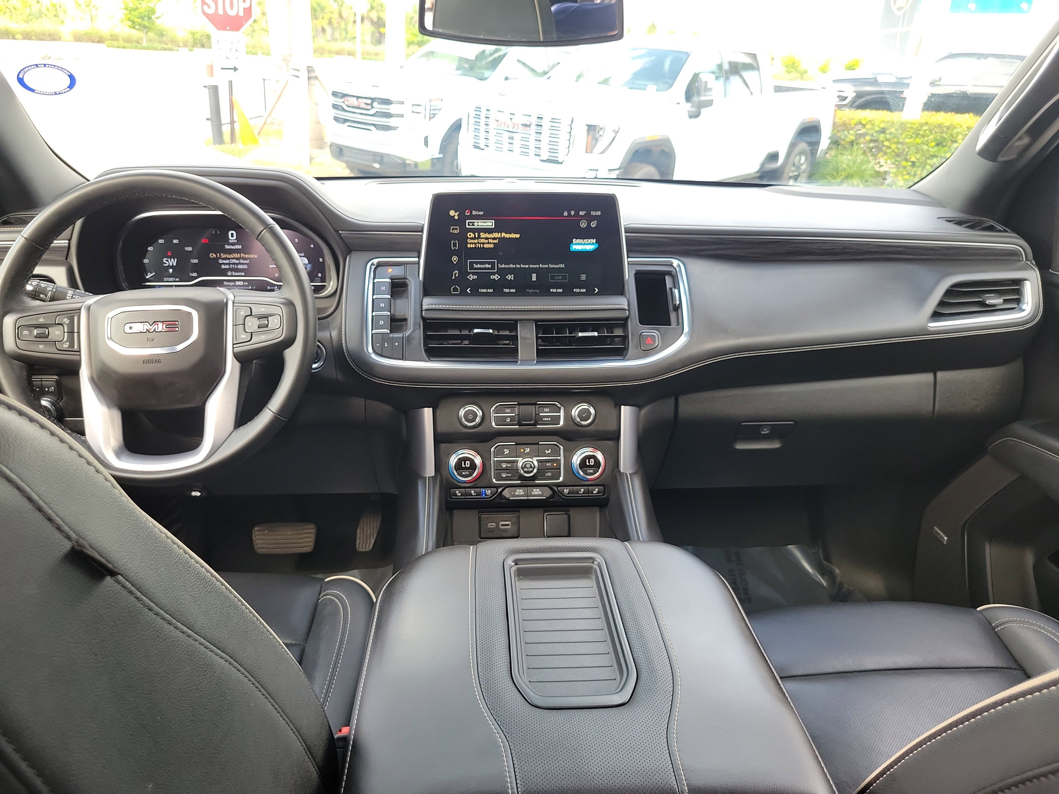 Used 2024 GMC Yukon XL SLT w/ SLT Premium Package RWD image 20