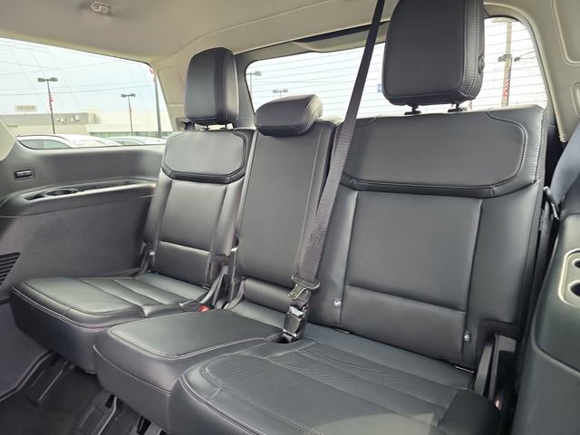 Certified 2025 Ford Expedition Platinum image 32