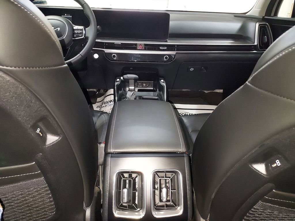 Used 2025 Kia Sorento S w/ Panoramic Sunroof Package image 10