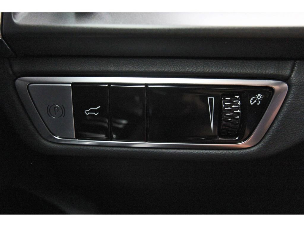 New 2026 Cadillac Vistiq Premium Luxury AWD/4WD image 15