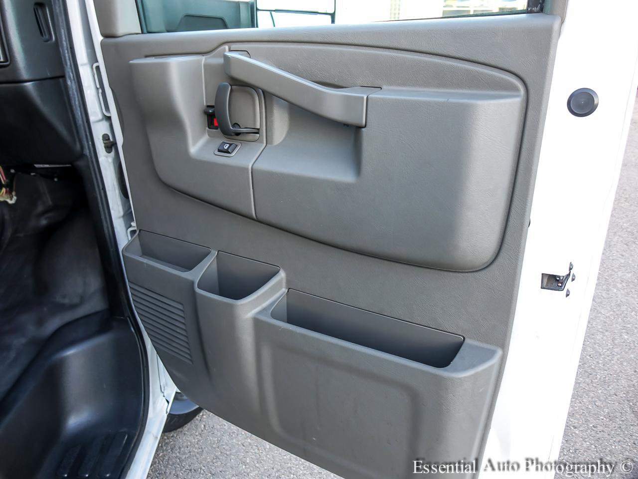Used 2021 Chevrolet Express 4500 w/ Power Convenience Package RWD image 19