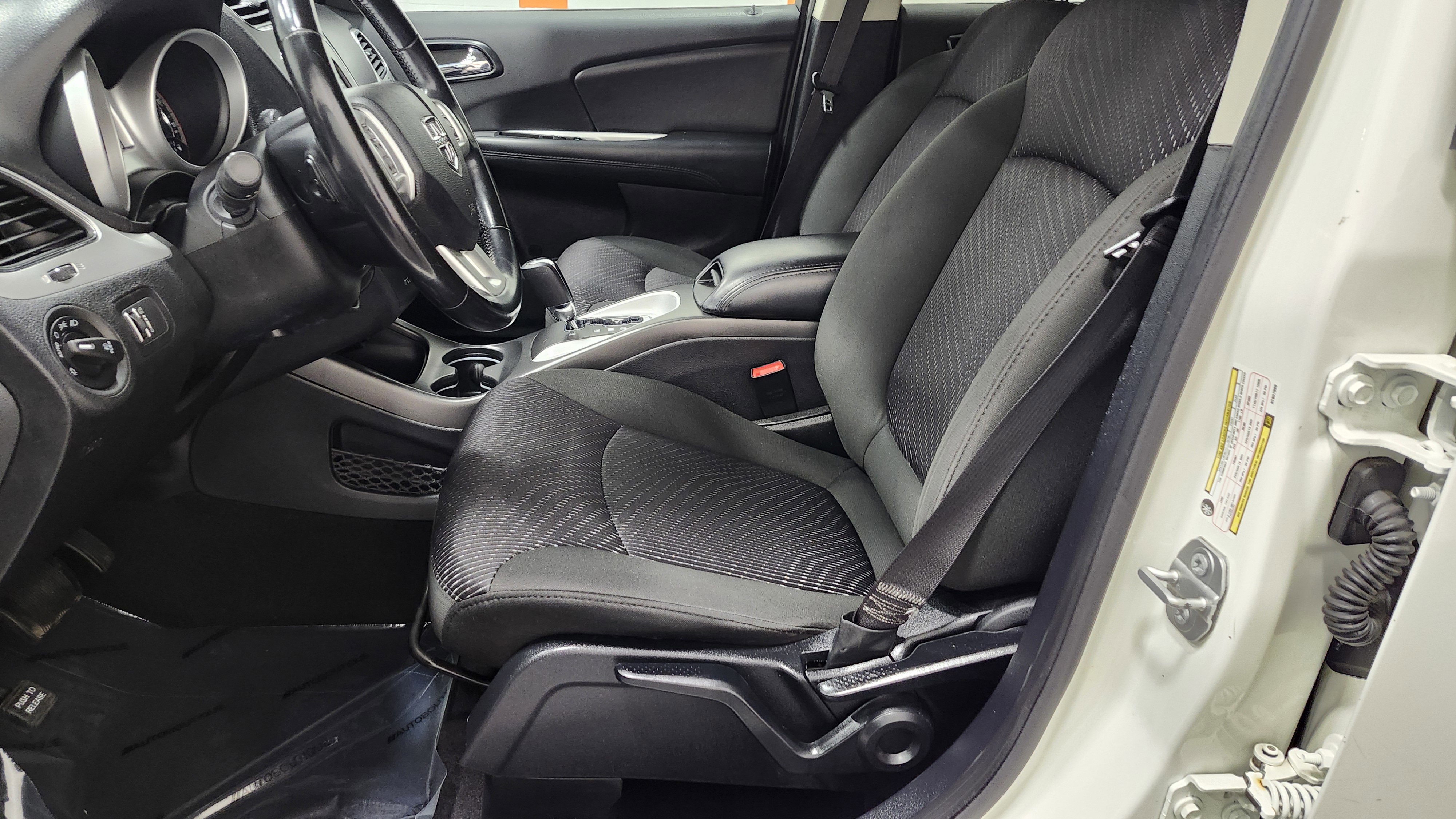 Used 2019 Dodge Journey SE w/ Connectivity Group image 16