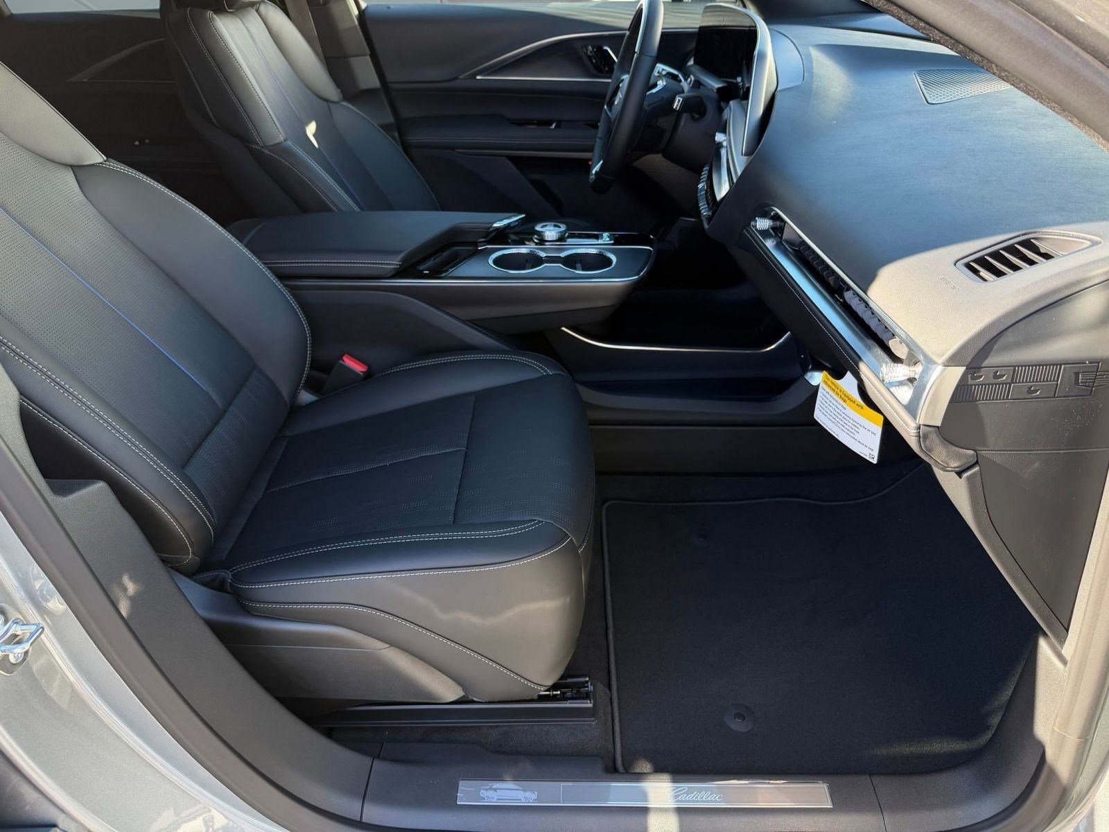 New 2026 Cadillac Lyriq Luxury image 29