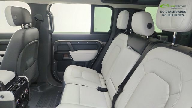 Used 2025 Land Rover Defender 110 X image 28