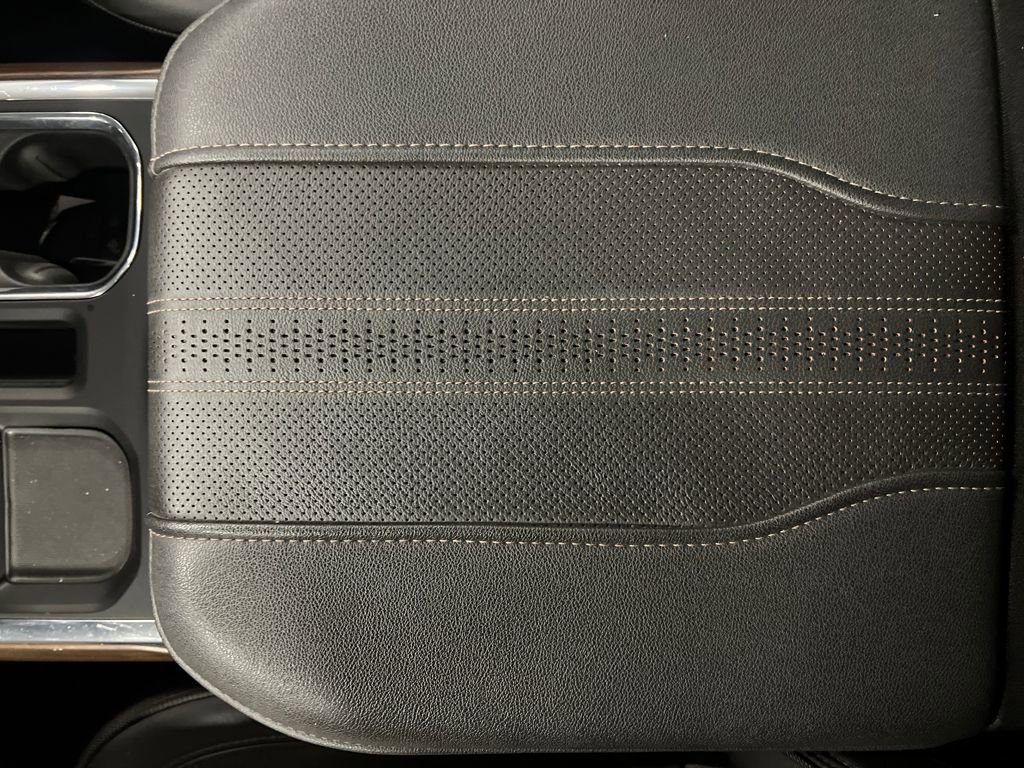 Certified 2023 Chevrolet Silverado 1500 High Country w/ Technology Package image 26