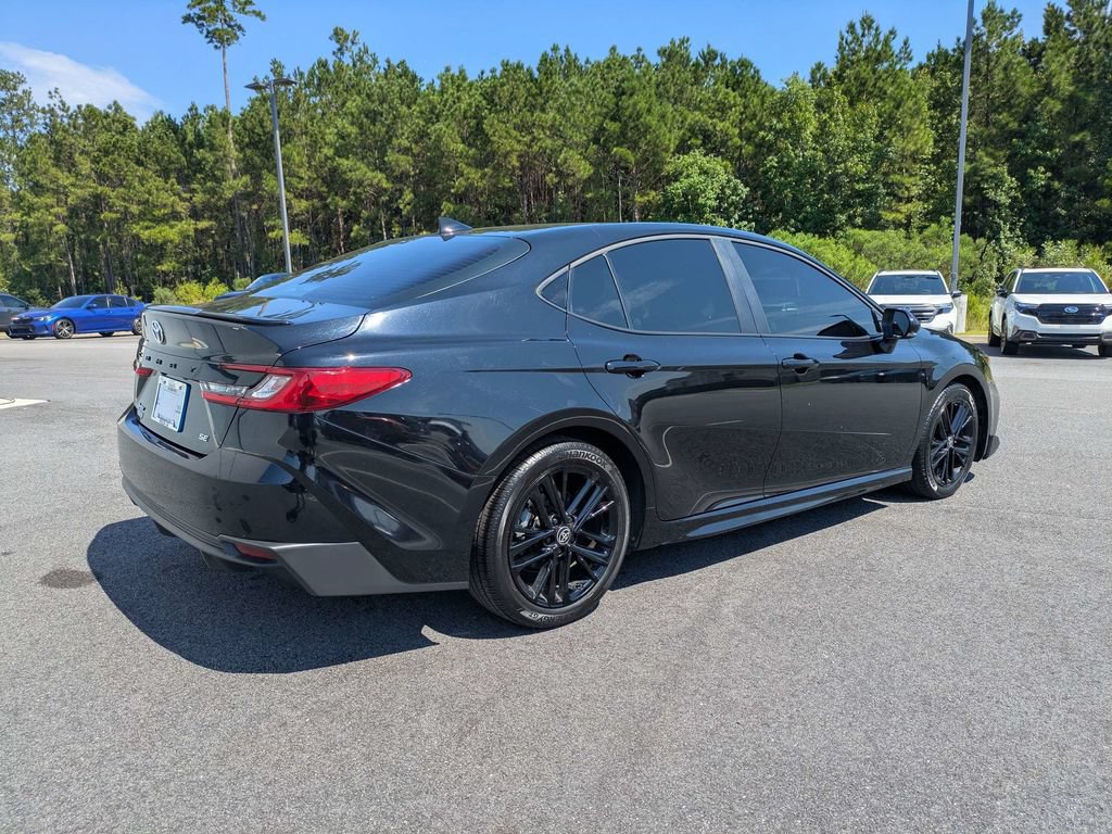 Used 2025 Toyota Camry SE FWD image 4