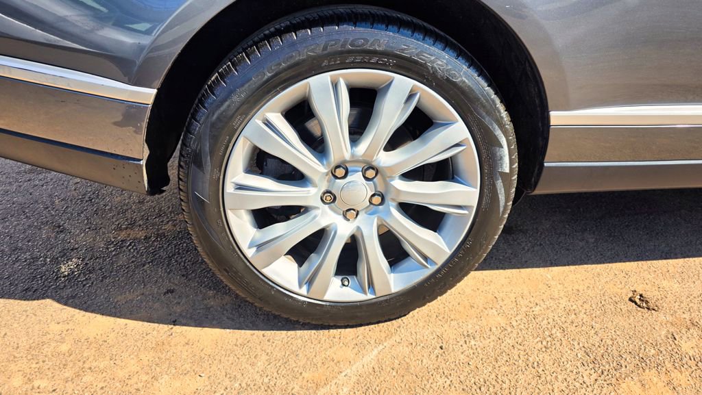 Used 2015 Land Rover Range Rover Supercharged image 57