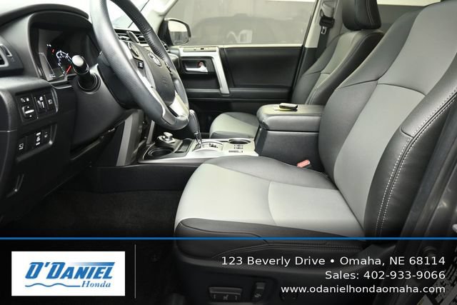Used 2022 Toyota 4Runner SR5 Premium w/ Moonroof Package AWD/4WD image 25