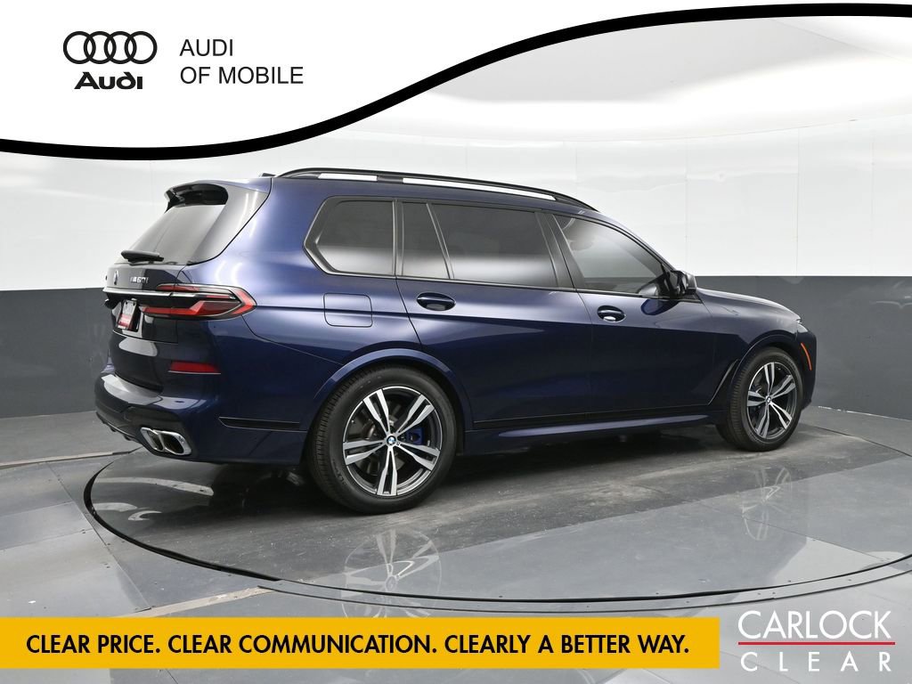 Used 2023 BMW X7 M60i image 3