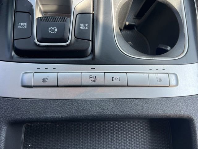 Used 2024 Kia Carnival LX FWD image 24